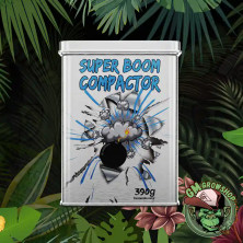 Foto de caja de lata con logo azul y negro 390g de Super Boom Compactor de Cannaboom