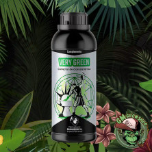 Foto de botella negra con etiqueta gris 1l de Very Green de Cannaboom