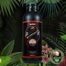 Botella negra 1l con etiqueta roja de black line flowering de agrobeta