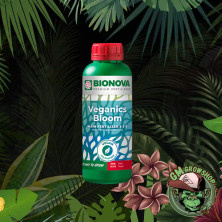 Foto botella verde con etiqueta azul de Veganics Bloom pequeña